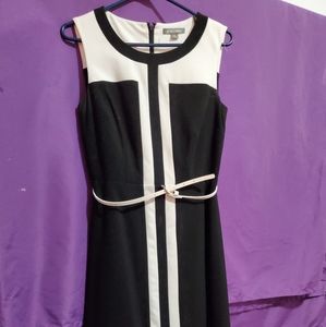 Roz & Ali Black & White Dress